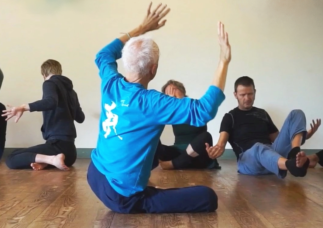 Sebas teaching at NL Contactfestival (c)2023